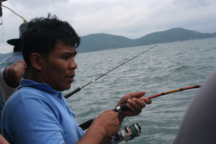 

                    เด็กเรือช่วย แล้วส่งต่อ  :cheer: :cheer: