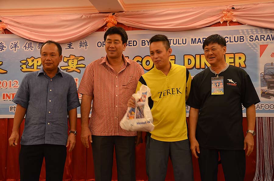 คุณไซมอน จากมาเลเซีย :smile: