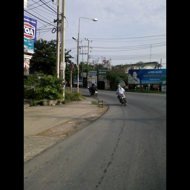 ตรงนี้นะครับเป็นแยกห้วยพลูนะ  กะลังจะไปแถวบางปลากัน :cool: :cool: :cool: :cool:
