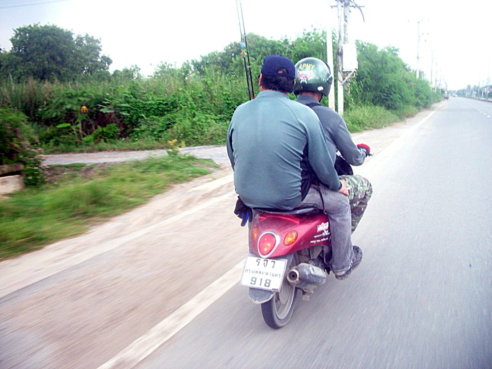  [b][center]ฝนมาเเล้ว กับบ้านก่อนครับ[/center][/b]