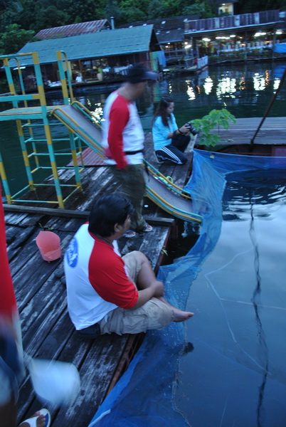ก่อนเราจะไปตกปลากัน เราต้องมาช่วยกันปล่อยปลาก่อนก๊าฟฟฟฟ :grin: :grin: :grin: :grin: