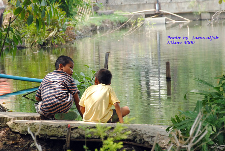 ท่าทางมีพิรุด  เหมือนพฤติเราตอนเด็กๆเลย