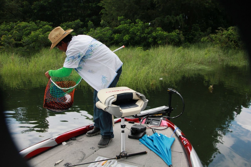 สวัสดีครับ น้า FishingDaD  ( ขอบคุณครับ :blush: :love:)