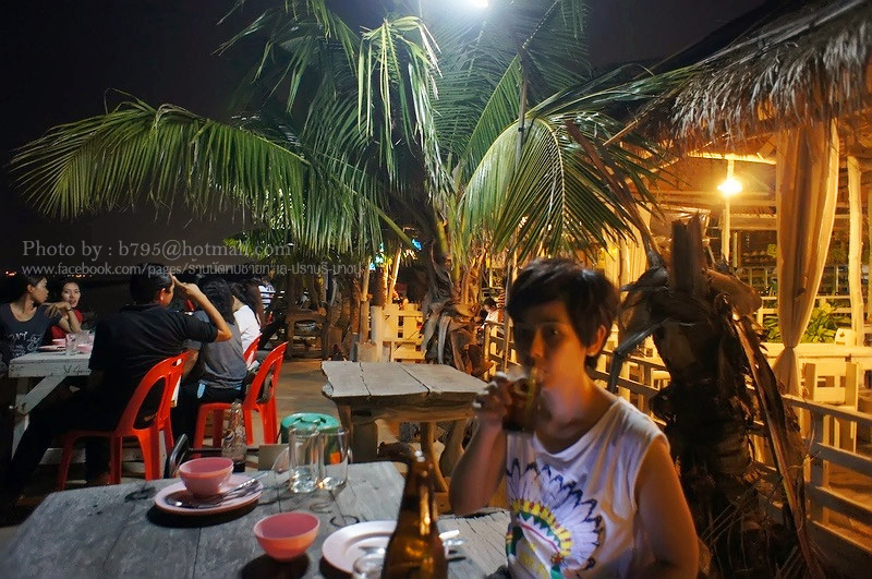 แม่บอกว่า.. กินก่อนแล้วค่อยเล่นก็ด้ายยย :angry: :grin: