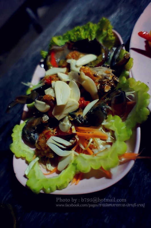 ปูทะเลดองที่คราวที่แล้ว กินไปสองจาน คราวนี้พี่เจ้าของร้าน บอก น้ำตายปูมันเลยมันระเบิด(เต็มกระดอง) คิ