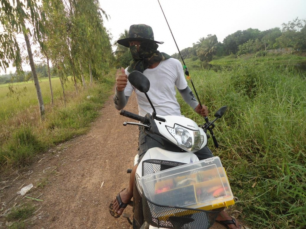 .....ตะวันไม่ตกดิน...น้าแกก็ยังสู้....555... :cheer: :cheer: :cheer: :cheer: :cheer: