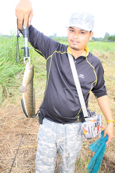 หล่อไปเลยครับ คนข้างๆ เริ่มร้อนเป็นแถว :laughing: :laughing: :laughing: