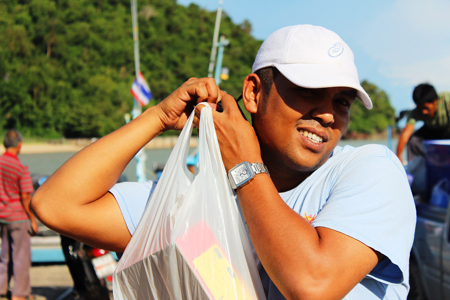4 . เด็กชาย X คนนีละคับ fishing boy ส่งเข้าประกวด การ jig  จิ๊กเหยื่อ 300 g เหมือนจิ๊ก 80 g เจอ10ไม้