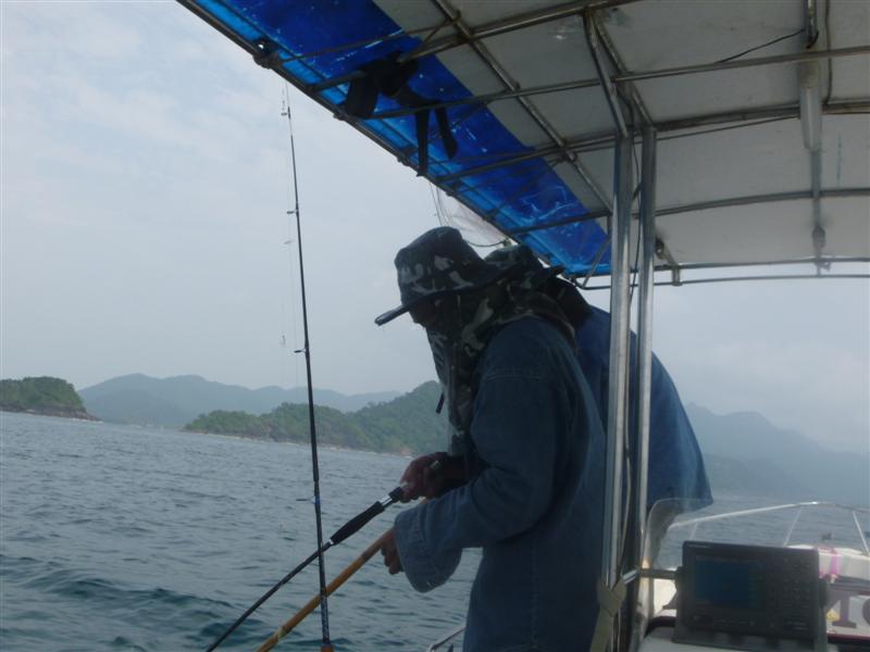 [q][i]อ้างถึง: solapak posted: 16-10-2555, 01:14:00[/i]

ตามไปลงเรือด้วยคนครับ :grin: :grin: :grin