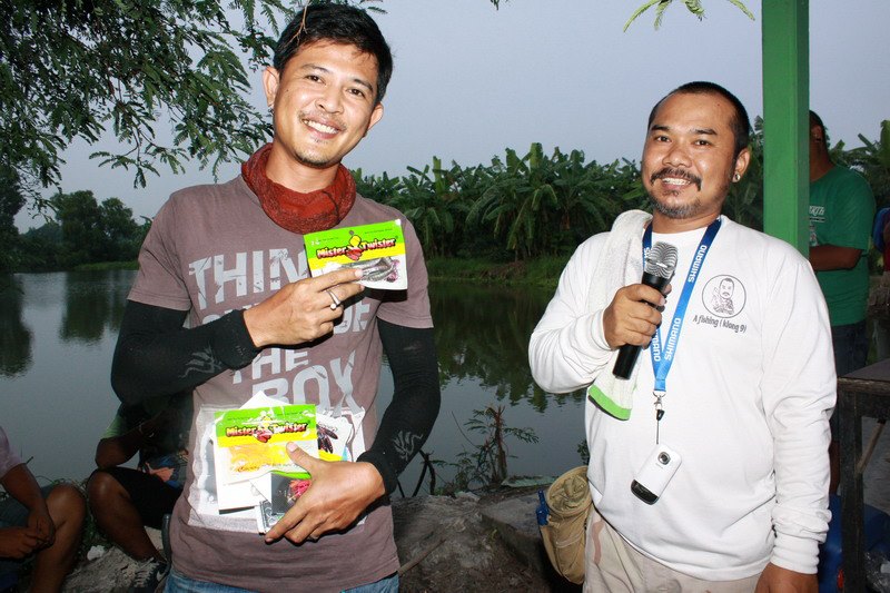น้าโจ๊ก คลอง4ก็มา สรุปแห้วไหม :laughing: :laughing: :laughing: :cheer: :cheer: :cheer: