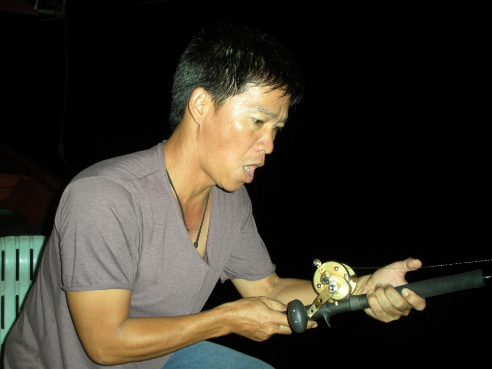 น้าป๊อ..เฝ้าหน้าดิน....ได้ผลเหมือนกัน....ดูจากหน้าคนตก..ไม่ธรรมดา :grin: :grin: :grin: