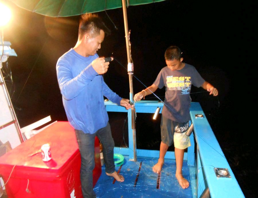 เฮียเหลิม กะน้อง พีท ลูกชาย เด็กบ้าพลัง ชอบตกปลาเหมือน ป๊ะ