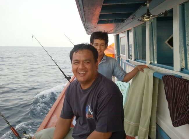เรือดาวลอย - หัวใจบริการ 
 :umh: :kiss: :spineyes: