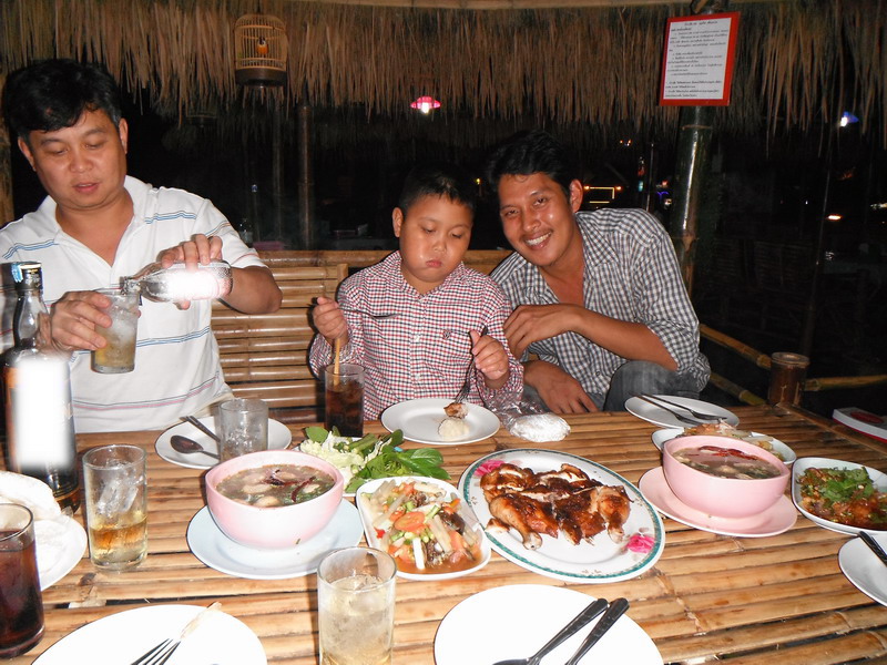 เต็มที่เลยลูก กับข้าวป๊าไม่สน สนแต