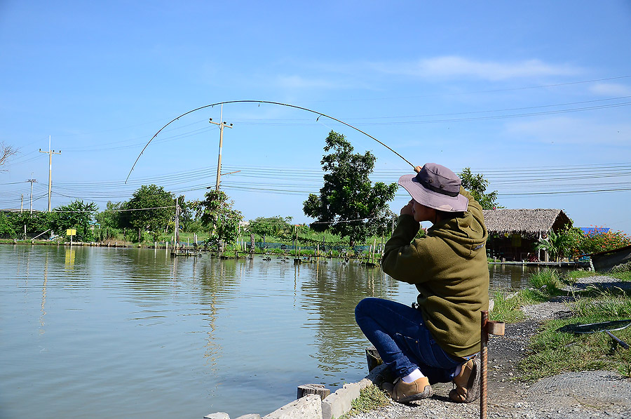  [b]ลากันไปด้วยภาพนี้และกันครับ[/b]

[b]ตัวสุดท้ายนี่ต้องยอมรับเลย อาวุธประเภทนี้ อย่ามองเพียงแต่ร