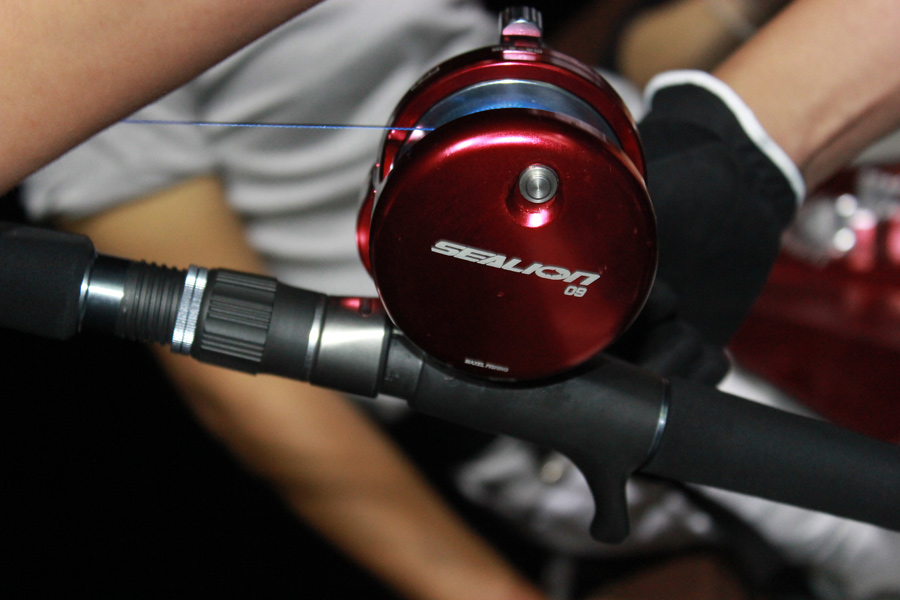นี่คือรอกที่นำมาทดสอบด้วยครับ  Drag ประมาณ 10-12 KG เบรคไหลได้นุ่มนวลมากครับ 