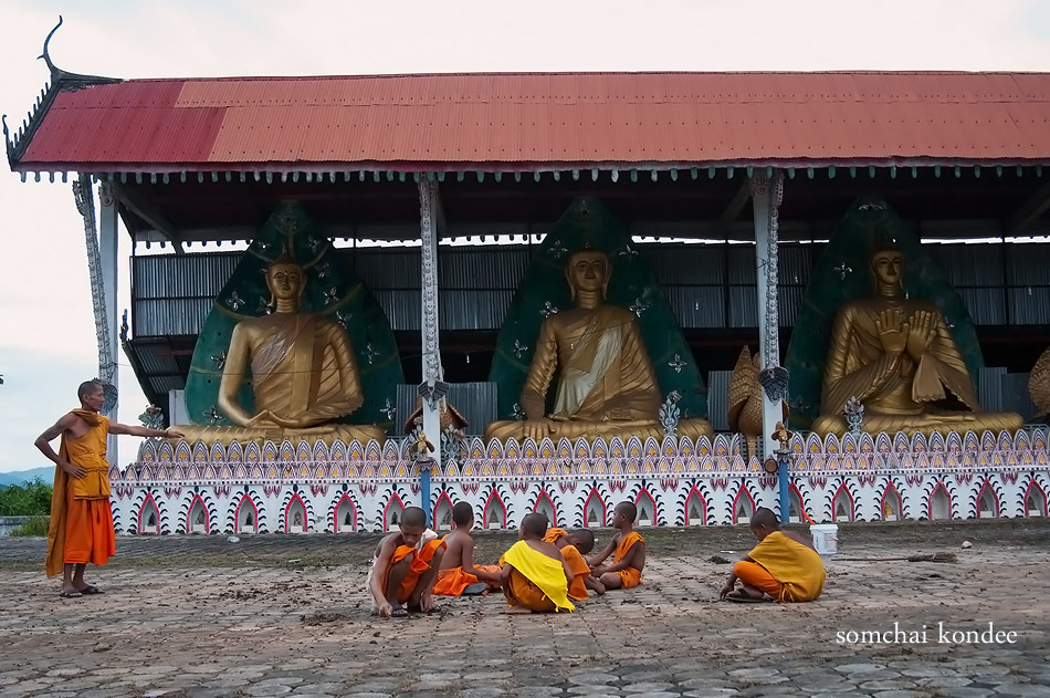 ปิดเทอมทางโลก เปิดเทอมทางธรรมครับ ภาพนี้