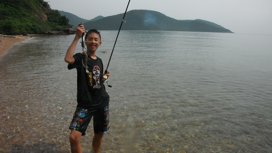 หลังจากฝนตก  ก็ลุยน้ำตี   รอดแล้ว :laughing: