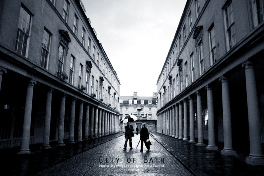 อีกหนึ่งภาพในบรรยากาศ City Tour กันที่เมือง Bath วันนี้ฝนตกตลอดเลยครับ ผมก็เลยเลือกถ่ายให้เป็น B&W แ