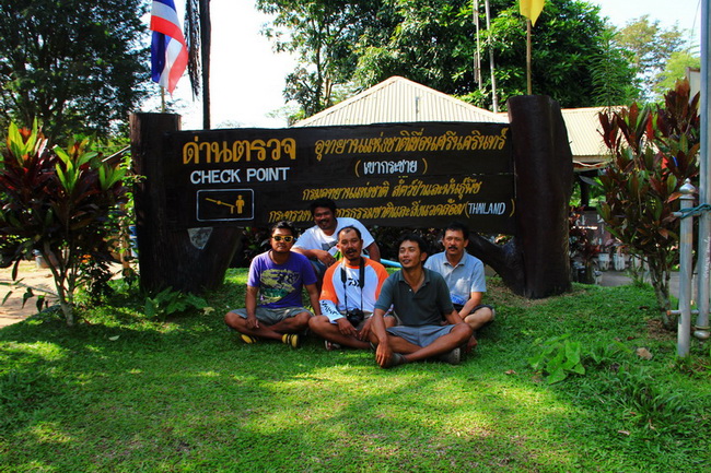 [b]จับมารวมกัน[/b]  :laughing: