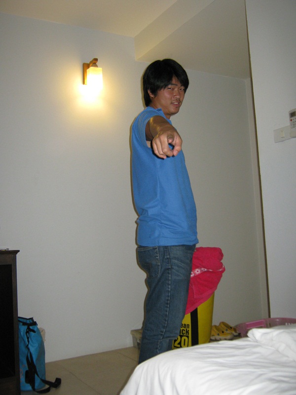 เที่ยงคืนแระนะเว้ยยยยยยังไม่นอนอีกจะชี้หาพระแสงไรว๊า :laughing: :laughing: :laughing: :laughing: