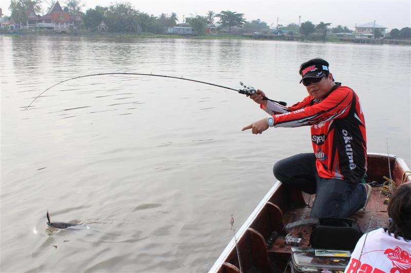 ชะโดโลกว่าๆก็พลาดท่าให้กับClackin Minnow ด้วย เล่นคันอ่อนๆนี่มันส์ดีเนอะ:grin: :grin: :grin: :grin: