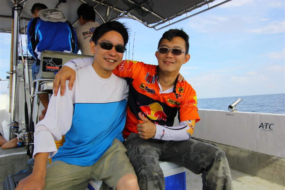 วันนี้ บน เรือ มี เพื่อนเรามาจาก จีน อีกคนครับ

บนเรือ มี ทั้ง ไทย มาเล จีน

3 ชาติ เลยครับ

 