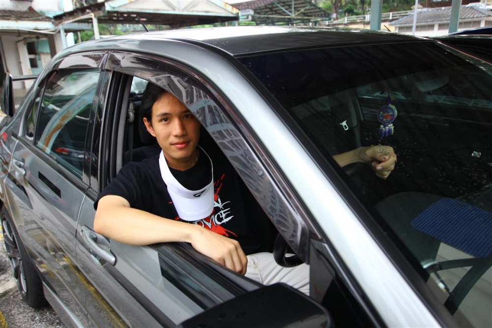 คันนี้ รถผมเองครับ

 :cool: :cool: :cool: