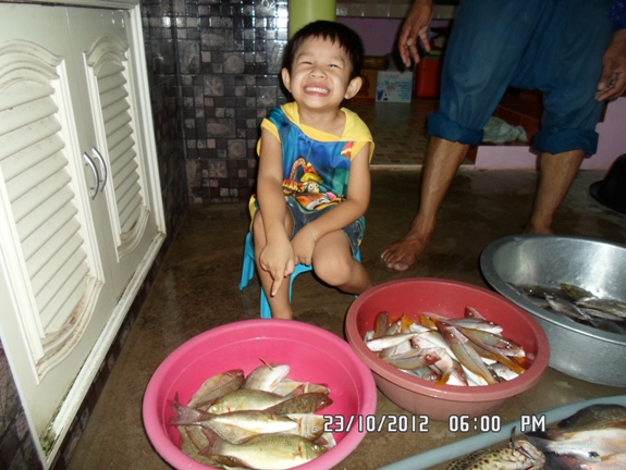 ฝีมือพ่อ โผมมมมมมม น้องว่าน ลูกชายจอมซน ร้องตามตั้งแต่เช้า เอาไว้โตอีกหน่อยแล้วพ่อจะพาไปด้วย  :grin: