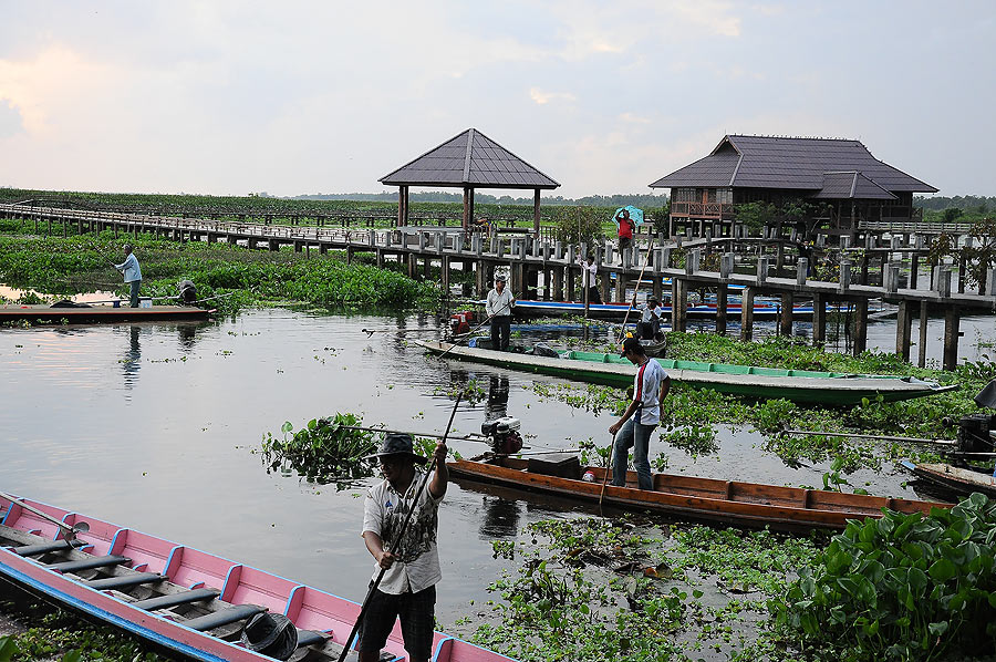 ใครได้เรือแล้วออกไปลอยลำรอเลย :grin: :grin: :grin: