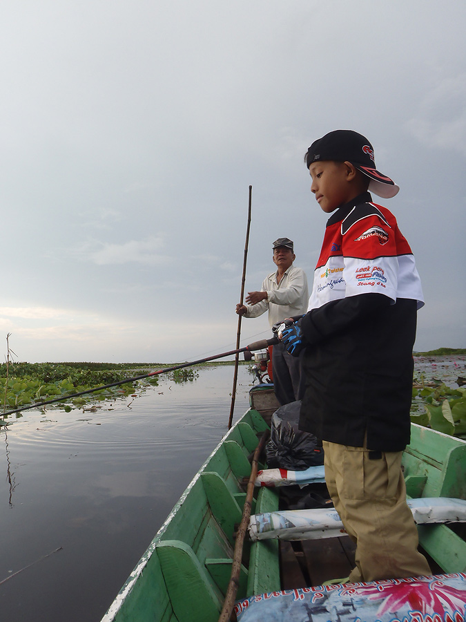 อยากอยุ่หัวเรือมั่งเหรอเมฆ ไล่พ่อโตมาหลังเลยไม่ต้องหน้าบึ้งน่ะ :grin: :grin: :grin: :grin: