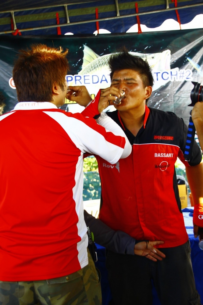 [q][i]อ้างถึง: nottyjang posted: 30-10-2555, 22:05:43[/i]

ตามดูด้วยทีมนี้คว้ารางวัลไปเพียบ  :grin