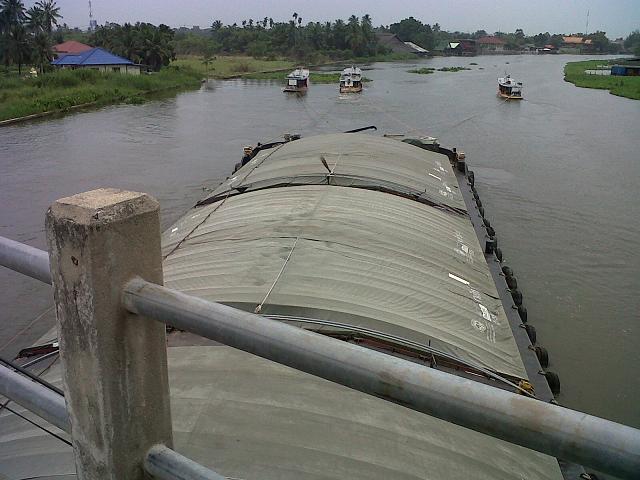 +++ เรือบรรทุกถั่วเหลืองครับ +++