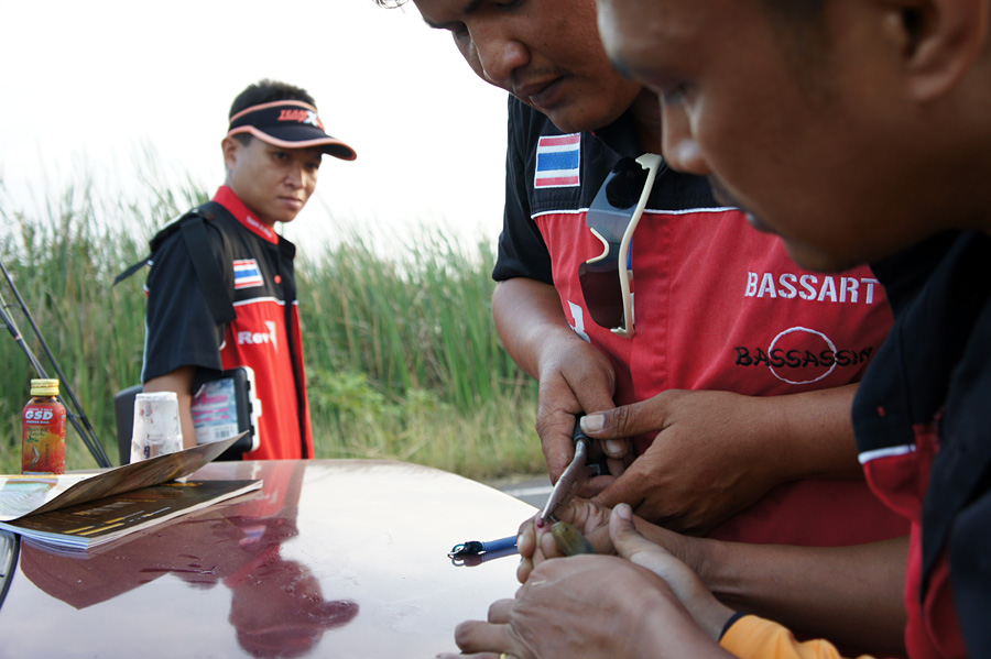  [center] Behind The Scene :party: 

[b]เบื้องหลัง VIB กัดมือน้องกรวก   :laughing:[/b][/center] 