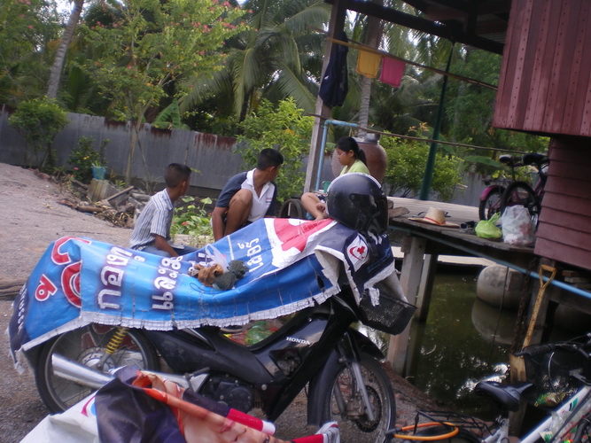 ร่ำลากันหน่อยๆ ไว้โอกาสหน้าจะมาปล้น(ปลา)อีกนะ  :laughing: :laughing: