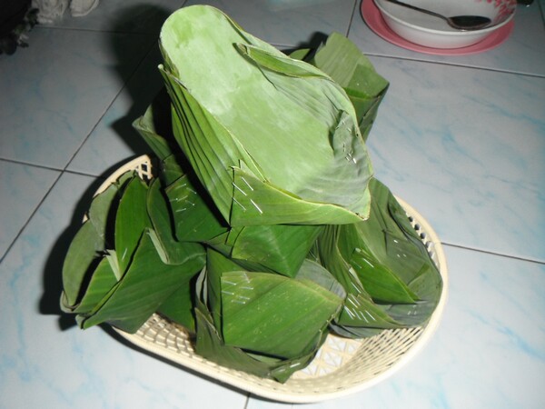                               เฉลย...ฉามเอาใบตองมาทำกระทงคร้าบบบบ.... :laughing: :laughing: :laughin