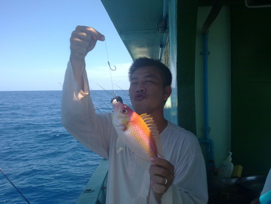 เป็นปลาของน้องกวางอีกแล้วครับ..
 :laughing: :laughing: :laughing: :laughing: