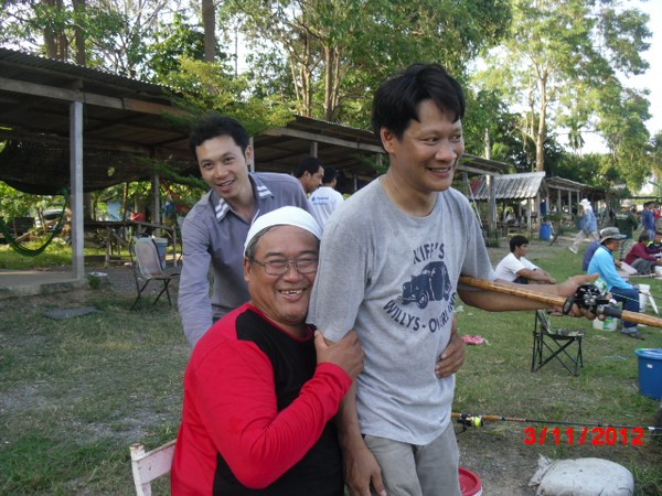ทีมงานเชียงรายค่ะ
++++++++++++++สงสัยจะหนาวกันน่าดู+++++++++++++++++++อิอิ :laughing: :laughing: