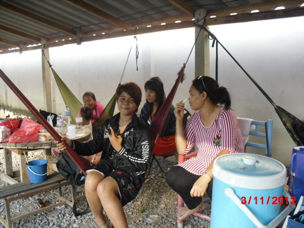     กองเชียร์เพียบค่ะ :cheer: :cheer: :cheer: :cheer: :cheer: :cheer: