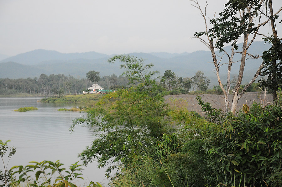 โม่งพักในบ้านพักของประมง ส่วนสถานที่จัดงานเลี้ยงอยุ่โน้นแน่ะ :grin: :grin: :grin: :grin: