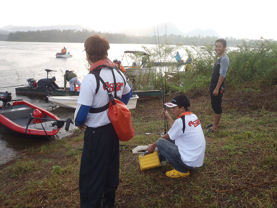 เรือใครพร้อมก็ลงไปลอยลำได้เลยน่ะ พิธีกรประกาศมาแล้ว :grin: :grin: :grin: