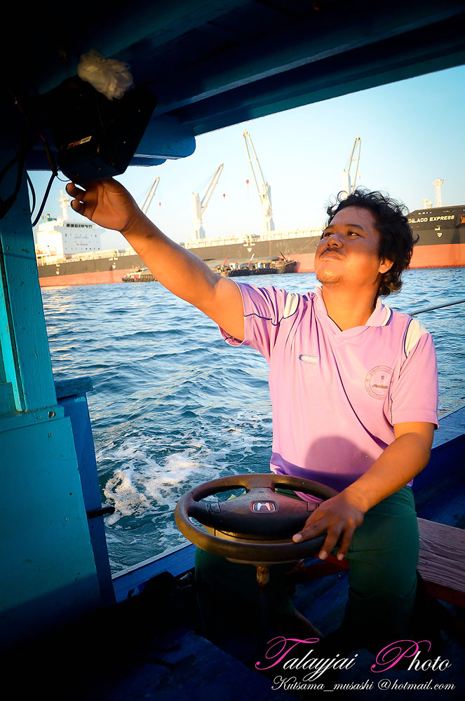 พอเรือใกล้จะถึง...ไต๋อ่อนกดเจ้าโกมินทร์ใหญ่เลย...

 :laughing: :laughing: :laughing: :laughing: :l