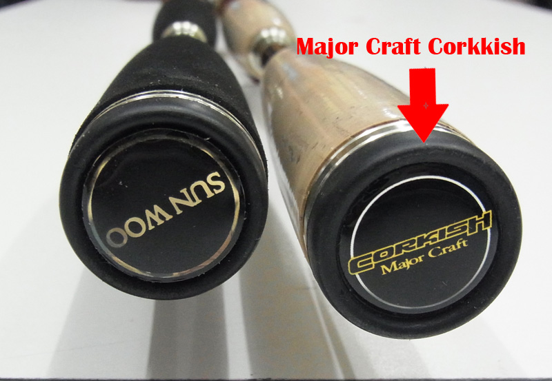  [b]มาดูตั้งแต่หัวจรดท้ายกันครับ ด้านท้ายคัน ของแท้ ต้อง มี Logo Major Craft Corkkish ชัดเจน[/b]