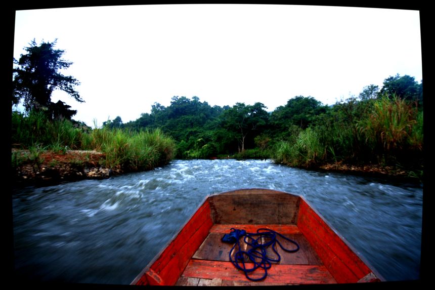 [b]มาสว่างพอดีที่แก่งฯเเรกเลย...ที่แก่งฯแรกน้ำยังเยอะเลยไม่ต้องลากเรือขึ้น :love:สบายไปไม่ต้องเหนื่อ