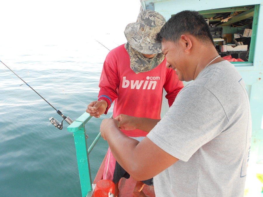 เร็วๆหน่อย หลังเรือมีงานให้ทำ :laughing: :laughing: