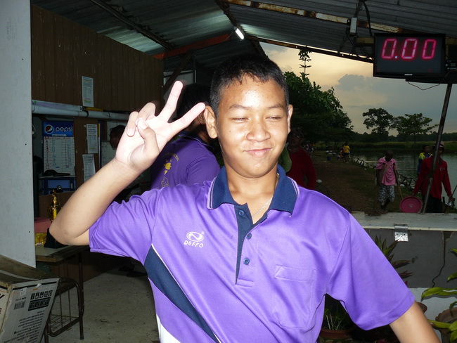 :grin: :grin: :grin: :grin:

          เลิกแล้วหน้าบานเลยนะ จ้าวซัน บอกได้พักแล้ว 2 เดือนนิ  :lau