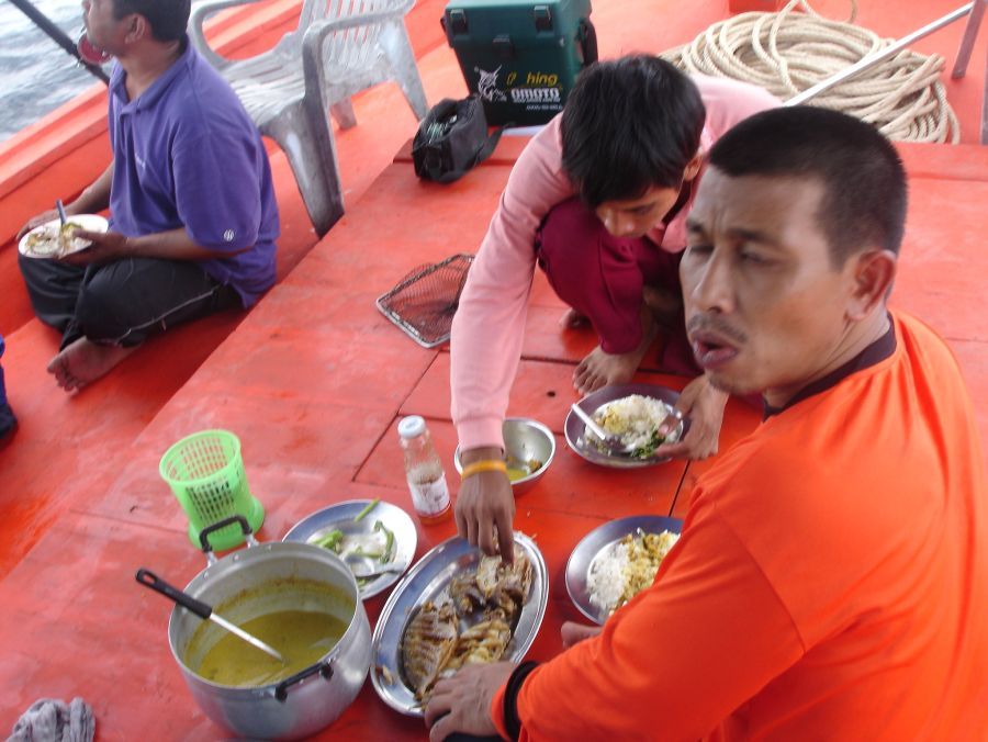 ชมโพ้......(น้าหลวง)...บอกกินข้าวเช้าก่อน :umh: :umh: :umh:
อ้าวสลิดหินทอดอีกแล้วหรือเนี้ยๆๆๆๆๆๆ :s