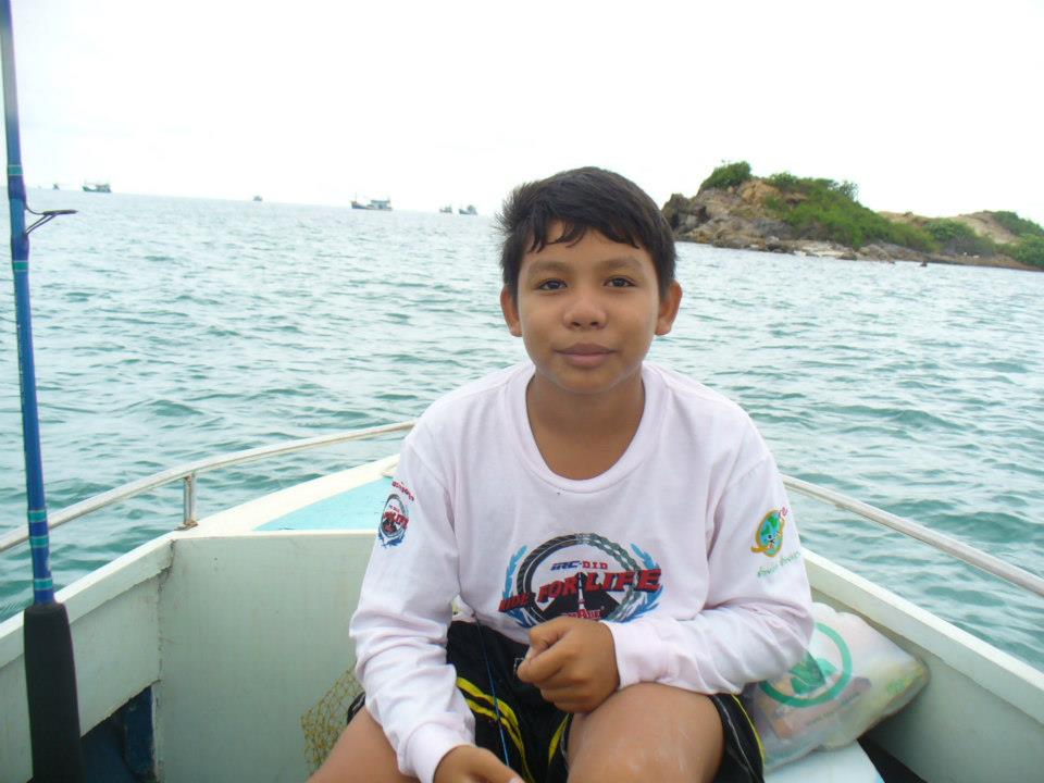 คนนี้เด็กน้อย ตัวป่วนเลยครับบนเรือ แต่ไม่เคยร้องกลับเลย ไปหนายไปด้วย++น้องแมนยู++
 :cool: :cool: :c