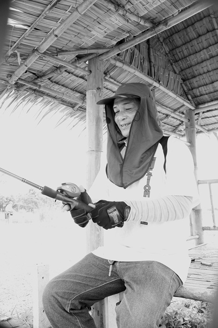 นี่ไงครับบบบ......คนแห้ววว....โดนขาวดำซะเลยครับบบ.....หนูขอโทดด้วยครับบบ...น้าติ๊กกกก....ฮิ้ววว :che