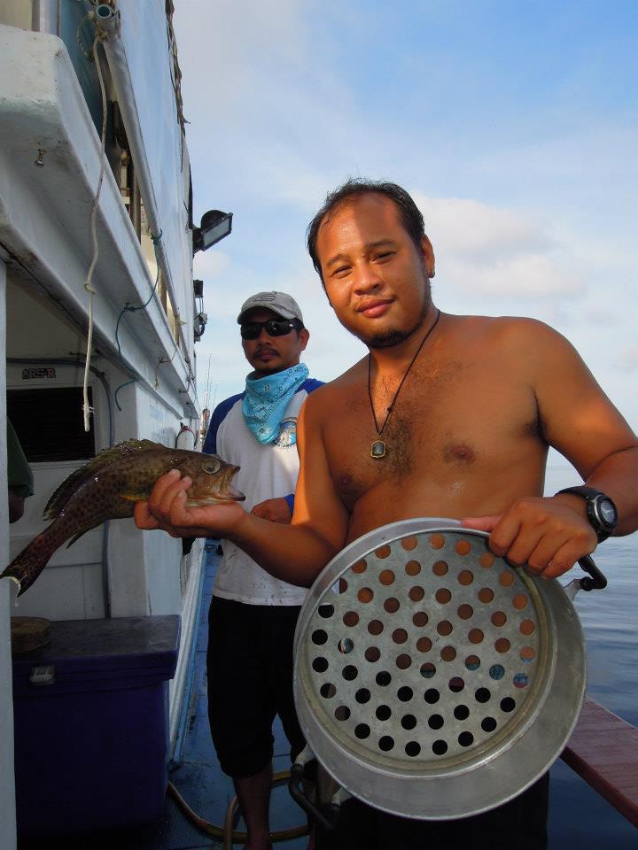 นายจู๋ พ่อครัวประจำเรือ  :grin: